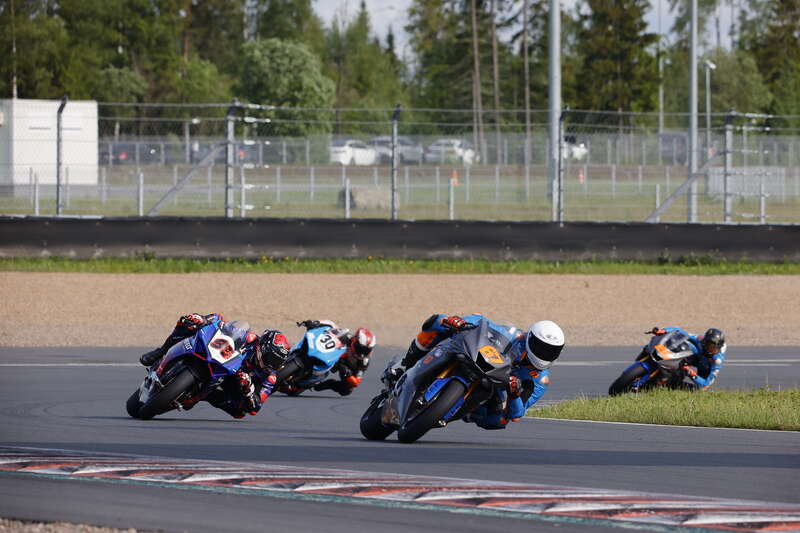 iMed QTM: Влад Гордейчук и Глеб Алексеев начали новый сезон Supersport в схватке за подиум